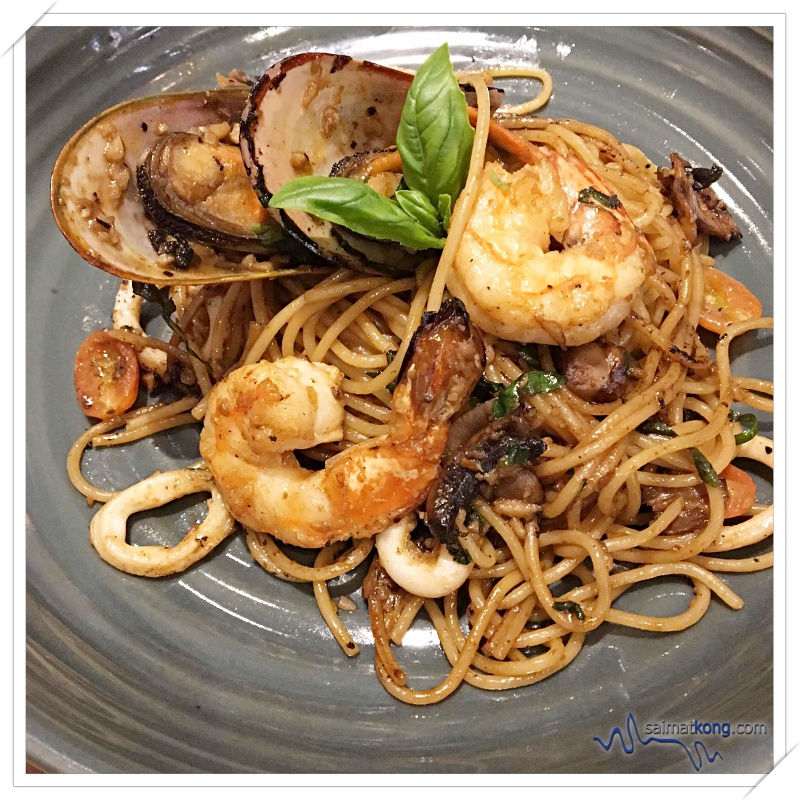Lou Hei your way into the New Year @ Delicious Restaurant - Aglio Olio Seafood (RM39)