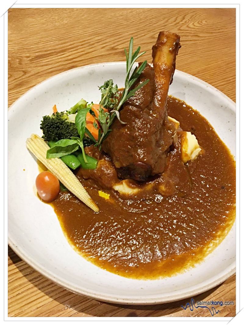 Lou Hei your way into the New Year @ Delicious Restaurant - Moroccan Braised Lamb Shank (RM38): This braised lamb shank is truly lambtastic! The shanks are very flavorful with a melt in the mouth texture.