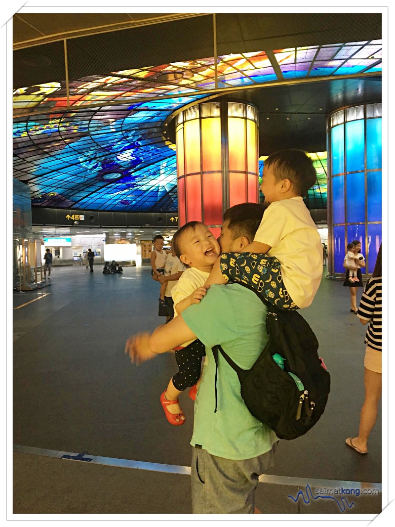 Tainan & Kaoshiung Trip 2018 - Creating memories with my kids with “Dome of Light” as background @ Kaohsiung Formosa Boulevard Station (美麗島). 