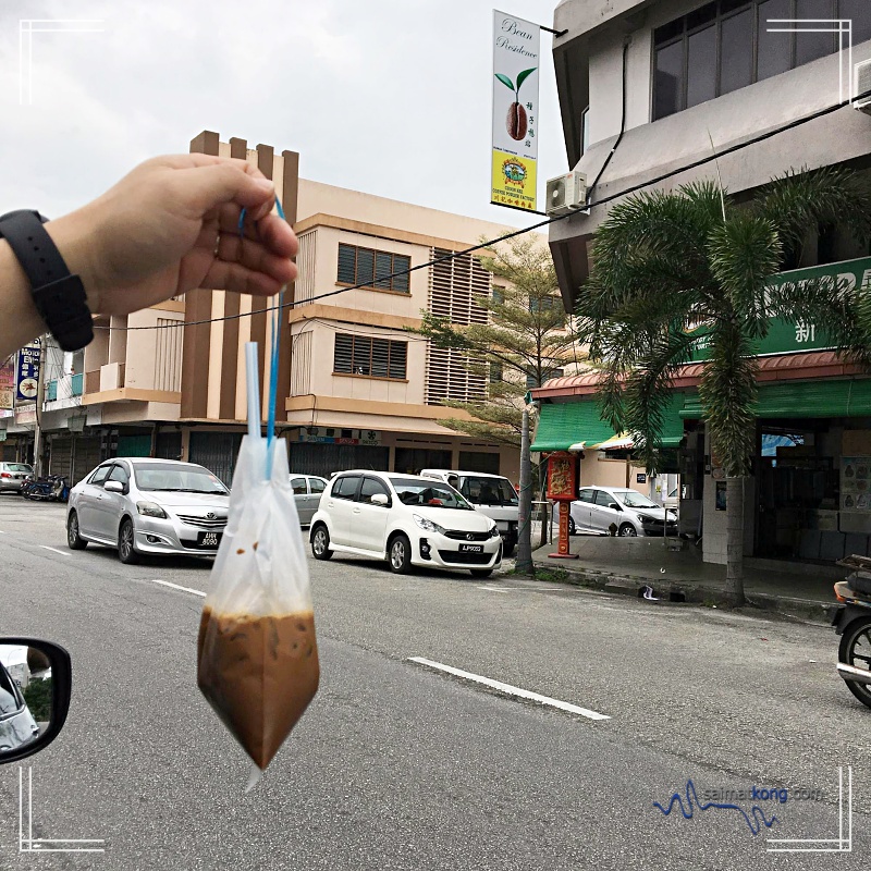 When in Ipoh, one of the must do for coffee lovers is to try their Ipoh White Coffee. Got my caffeine fix from Restoran Xin Xiang Er Nong (新香而浓) and boy, their white coffee is best! 