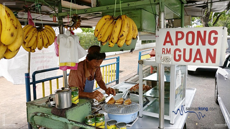 One of the must eat in Penang is pancake from Apong Guan @ Burmah Road.