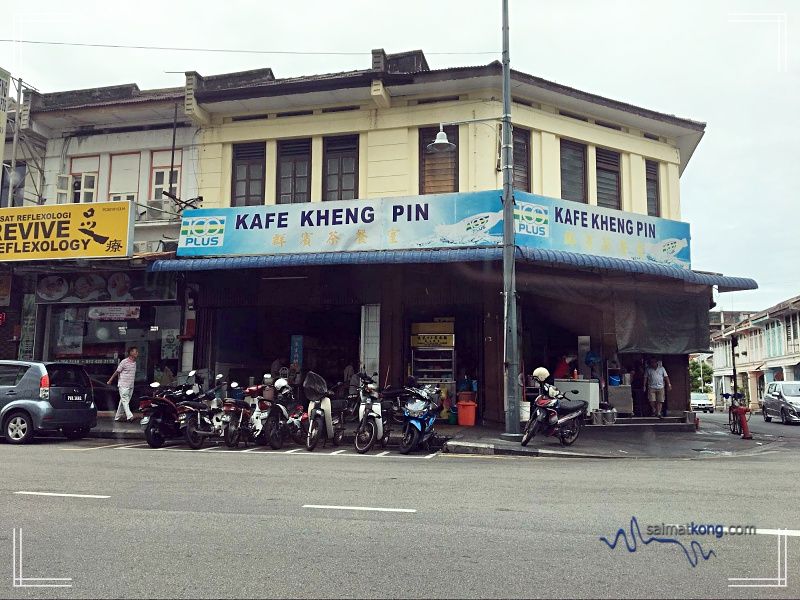 We reached Penang after about 4 hours of driving and were feeling hungry hence our first stop was Kafe Kheng Pin (群賓茶餐室) @ Penang Road for the best lobak in Penang!