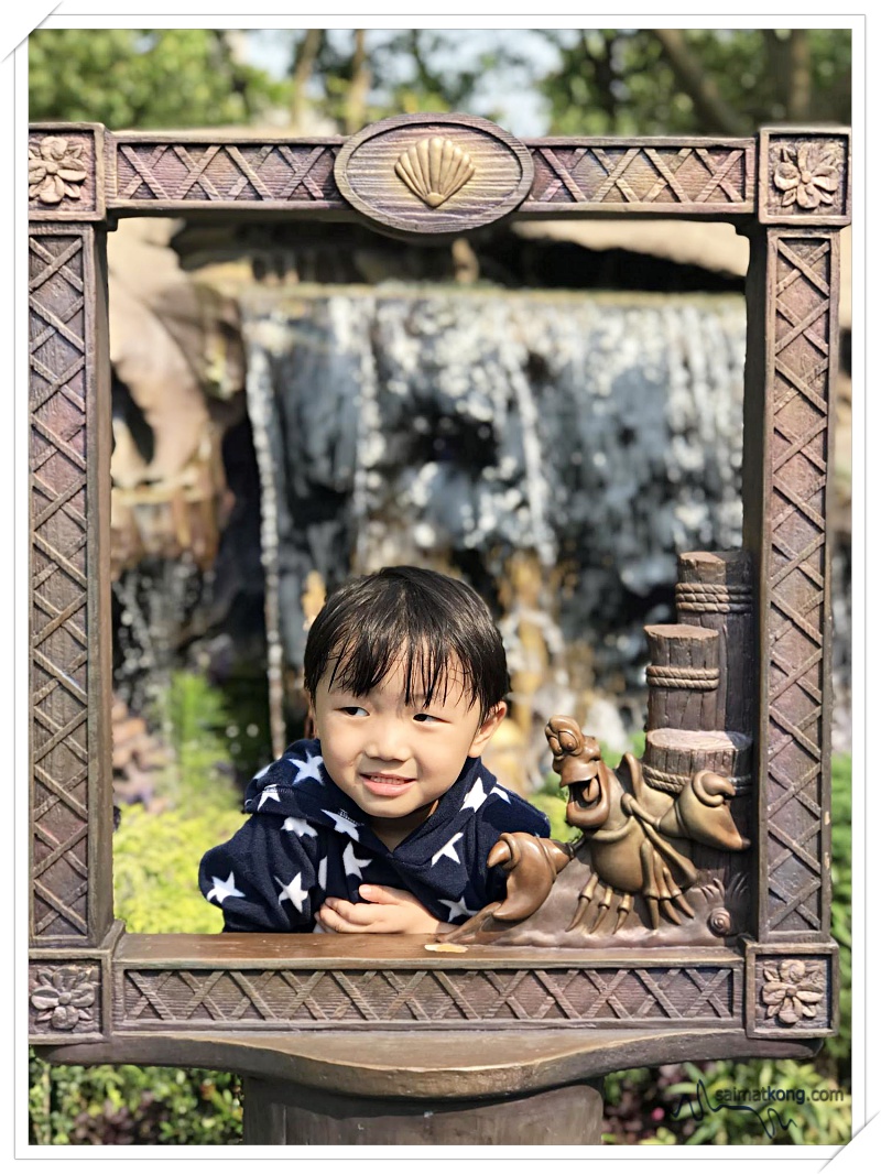 Hong Kong Trip 2019 Play, Eat & Shop - One of the photo spots at Fairy Tale Forest. It’s a whimsical garden with various classic Disney fairytales such as Beauty & The Beast, Cinderella, Ariel and many more. 