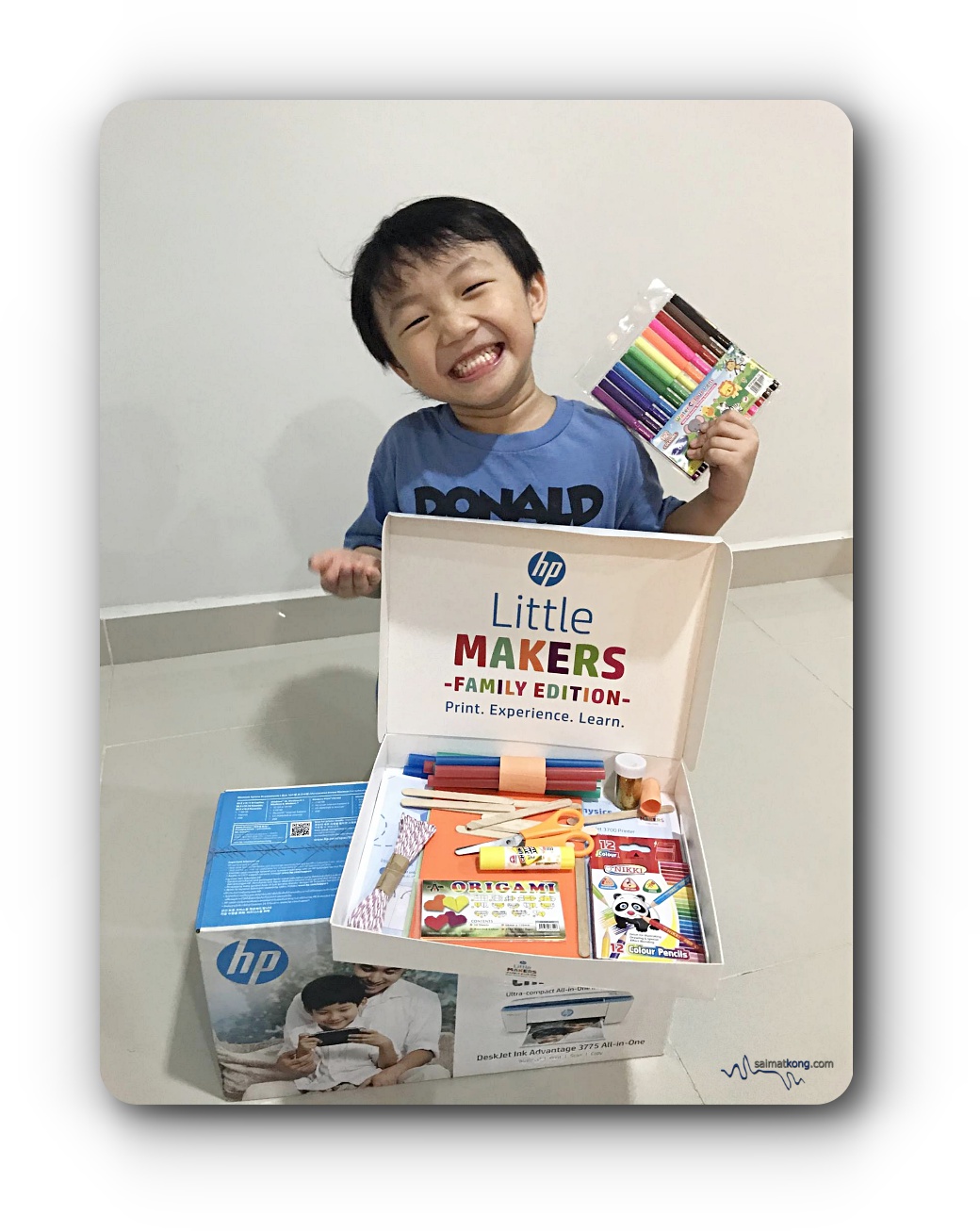 Learn & Play together with HP Little Makers Challenge - The HP Little Makers Creative Kit is filled with colorful stationeries such as color pencils and various tools to complete the 8 Creative Print Missions for the HP Little Makers Challenge. 