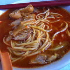 OUG Curry Mee (OUG 巷仔咖厘面) – alley between TMC Kopitiam and OUG Lucky Restaurant and very near to OUG Market